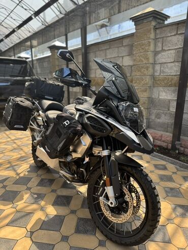 бмв мото: Мотоцикл BMW R 1250 GS Adventure в черном исполнении. Оснащен