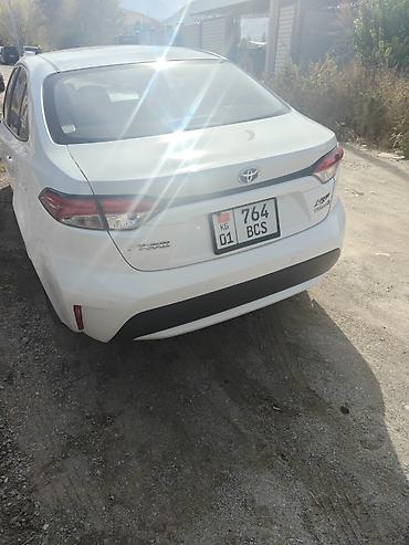 Toyota: Toyota Corolla: 2021 г., 1.8 л, Вариатор, Гибрид, Седан — 4