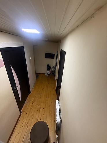 Mənzil kirayələyirəm: Mənzilin təsviri 67000 min SATILIR - Geniş, işıqlı zal: L formalı — 9