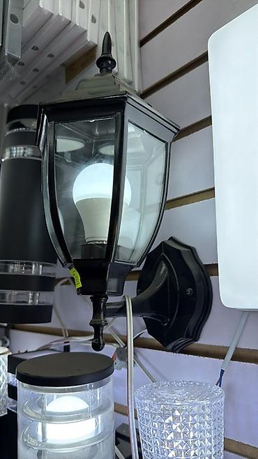 smart light: Настенный уличный светильник в классическом стиле (бра-фонарь). - — 1