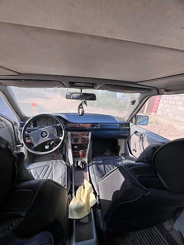фура мерс: Mercedes-Benz W124: 1988 г., 2.3 л, Механика, Бензин, Седан — 7