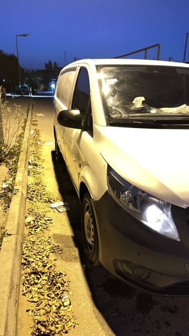 Yük maşınları: Ağ rəngli yük/furqon tipli mikroavtovan Xüsusiyyətlər: - Geniş yan — 23