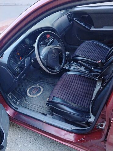 Hyundai: Hyundai Elantra: 1.6 l | 2005 il Sedan — 8