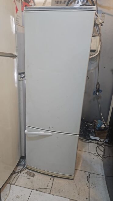 Soyuducular: 2 qapılı Atlant Soyuducu Satılır, rəng - Ağ