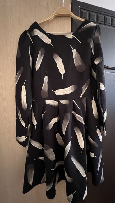 Gündəlik donlar: Qadın geyimləri – bir neçə model - Ağ üzərində mavi naxışlı dəst — 4