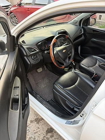 на ман: Chevrolet Spark: 2020 г., 1 л, Автомат, Бензин, Хэтчбэк — 3