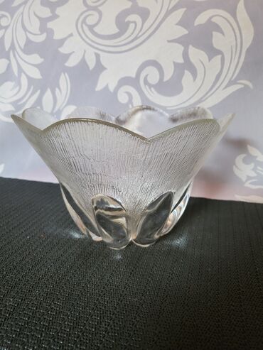 Činije: Cinija nemacka usnama duvano staklo iz 70ih.god. Cinija je — 11