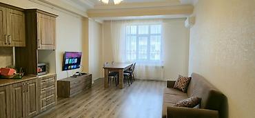 Uzunmüddətli kirayə mənzillər: 🏡 ƏMLAK MƏLUMATLARI 📍 Ünvan: Sumqayıt Şəhəri,Mirvari City Yaşayış — 4