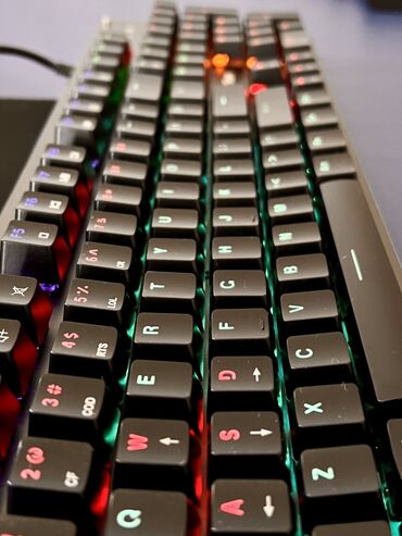 klaviatura almaq: MeeTion MK007 Mekanik Gaming Klaviatura, Cox ideal veziyyetdedir 2 ay