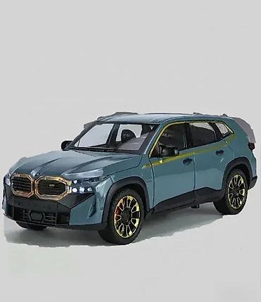 boss torbe: Bmw xm plavi 1:24 metalni sa svetlecim farovima. bmw xm plavi 1:24 — 1