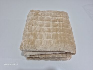 Prekrivači za nameštaj: Neklizajući, Višenamenski — 2