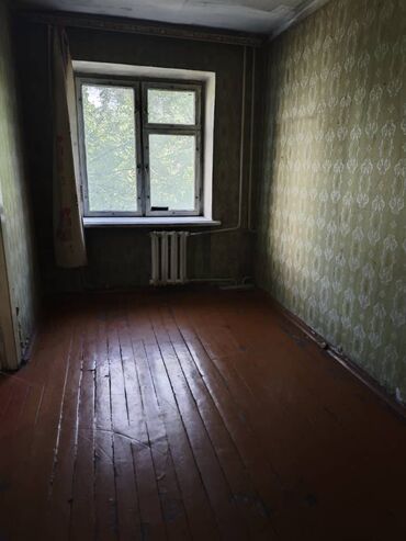 киевская советская: 3 комнаты, 55 м², Индивидуалка, 2 этаж, Старый ремонт