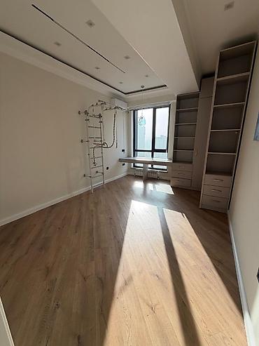 Продажа квартир: 3 комнаты, 92 м², 10 этаж — 9