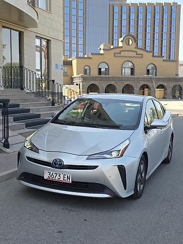 byd e2 2024: Toyota Prius: 2019 г., 1.8 л, Вариатор, Гибрид, Лифтбек — 4