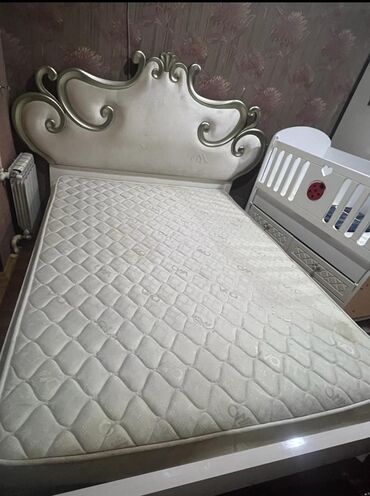 Beşiklər: DenizTaxt ela veziyyetde Tecili satilir 250 azn Unvan:Gunewli
