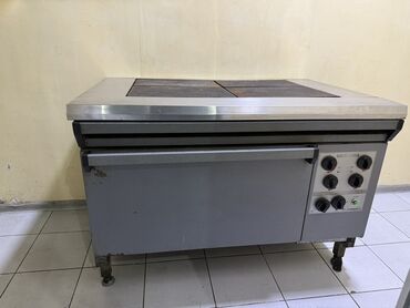 аппарат для жарки мяса для шаурмы: Промышленная электрическая плита с четырьмя квадратными конфорками