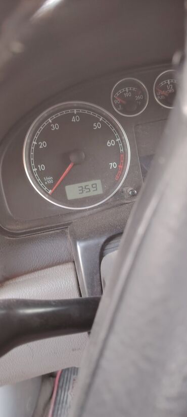 Volkswagen: Volkswagen Passat: 1.8 l | 2001 il Sedan — 14