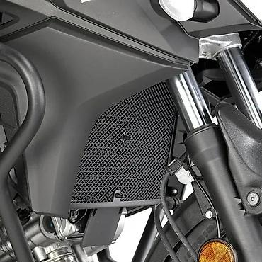 oblikač: Štitnik hladnjaka za motocikl, izrađen od metala u tamnoj boji — 1