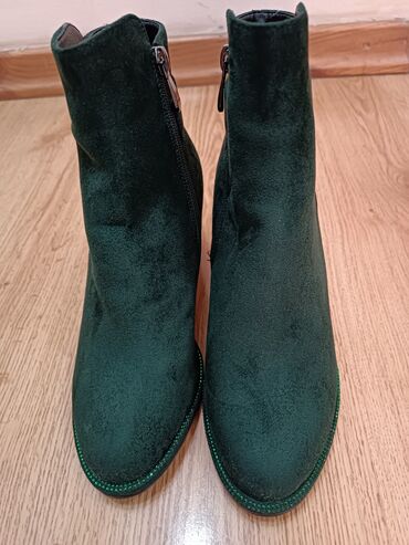 зимние ботинки 39: Ботинки и ботильоны цвет - Зеленый