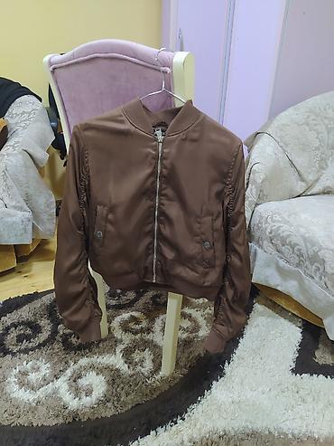 Kurtkalar: Qadınlar üçün qısa bomber gödəkçə - Rəng: qəhvəyi - Model: klassik — 1