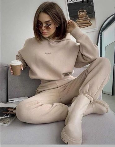 Gornji i donji deo: Komplet trenerka: 3500dinara 
Ful termo — 5