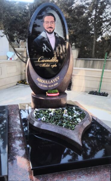 Başqa xidmətlər: Hər növ mərmər,qranitdən yonma işləri sifarişi qəbul olunur.fiqur — 4