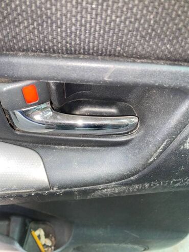 ручк: Ручка двери внутренняя Toyota Corolla 2.0 ДИЗЕЛЬ 2003 задн. лев. (б/у)