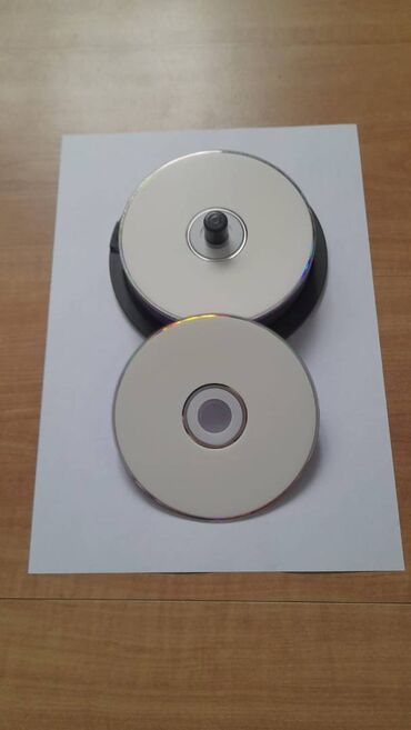 диски мультики: Чистые DVD-R диски, 4.7GB. Новые. В наличии есть 80 штук. Цена 20 сом