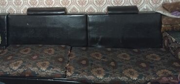 диваны кравать: Угловой диван, цвет - Черный, Б/у