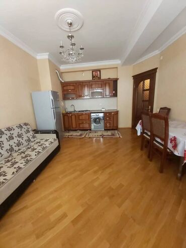 Köhnə tikili: 7 mkr,126 nömrəli orta məktəbə yaxın,19 mərtəbənin,7-ci mərtəbəsində