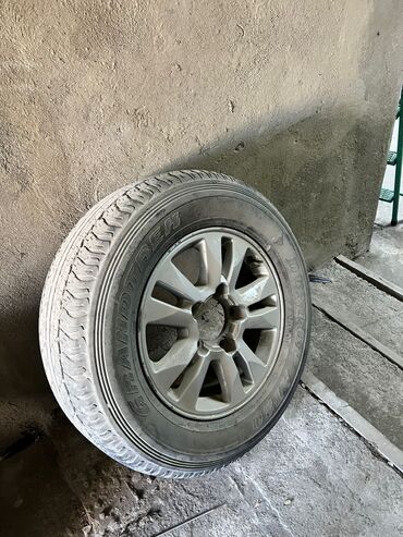 муравей колесо: Дөңгөлөктөр монтажда 265 / R 17, All-season, Камдык