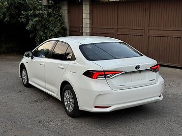 11600: Toyota Corolla: 2020 г., 1.8 л, Вариатор, Гибрид, Седан — 4