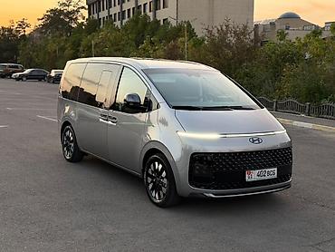 звездное небо в машине: Hyundai Staria: 2025 г., 3.5 л, Автомат, Газ, Минивэн — 1