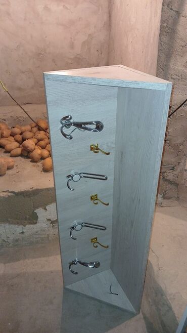 вешалка стойка для одежды напольная в икеа: Künc asılqan modulu - Material: açıq palıd fakturalı laminat taxta -