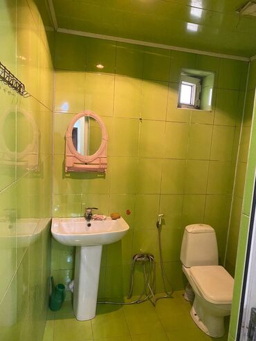 Anbar və emalatxanalar: 8Noyabr prospektində, Əbilov adlanan küçədə belə bir səliqəli həyət — 14