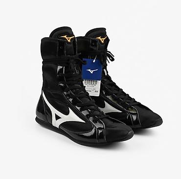 облегченные: Боксерки Mizuno для бокса 1.Синий красный белый- 20 тысяч. 2.черный- — 3