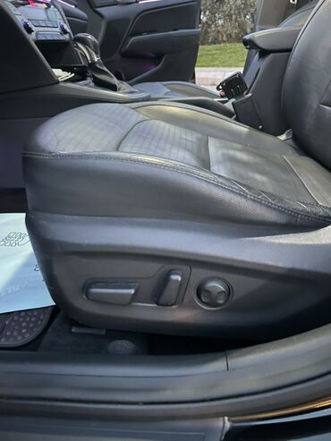 Hyundai: Hyundai Elantra: 2 l | 2016 il Sedan — 15