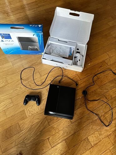 sony playstation portable: PS4 fat 1TB versiya yaddas ile.ideal veziyyetdedi.yalniz ev