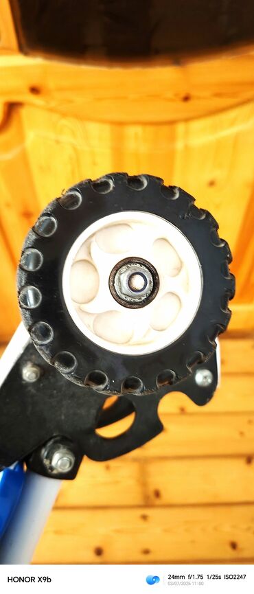 Samokatlar: Sukter Hər Yeri Metal
Təkəri Paçenik 13Yaşadək Sürə Bilər — 11