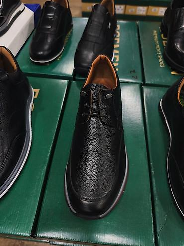 Ayaqqabılar: Kişi ayaqqabıları – klassik və gündəlik modellər Məhsul təsviri: - — 32