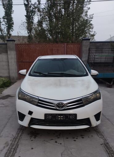 Toyota: Toyota Corolla: 2013 г., 1.6 л, Механика, Бензин, Седан