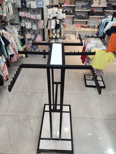 Hazır biznes: Geyim magaza vitrinləri ideal vəziyətdə satılır. Vitrin mebeleri — 7