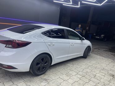 шины r14c: Hyundai Elantra: 2019 г., 2 л, Автомат, Бензин, Седан