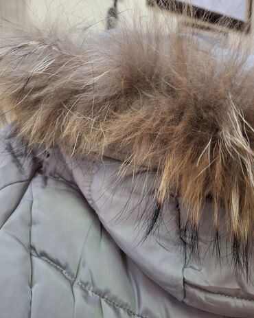 Zimske jakne: Ženska zimska jakna sa kapuljačom i krznom koji se skidaju — 6