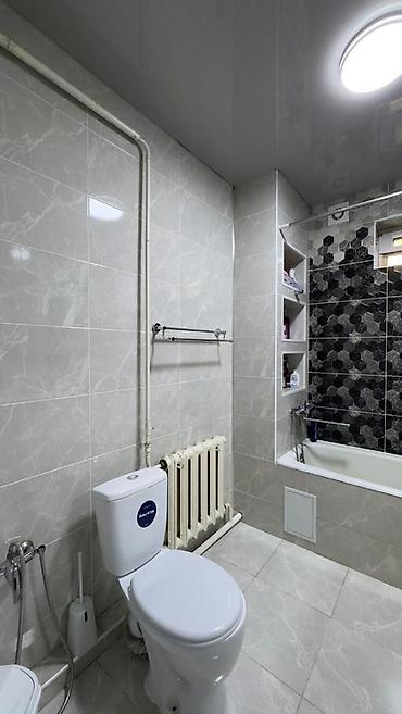 Продажа коттеджей и домов: 🔥🔥 СРОЧНО ПРОДАЮ!!! 🔥🔥 Новый уютный дом в Ж/м Ак-Ордо Локация: рядом с — 17