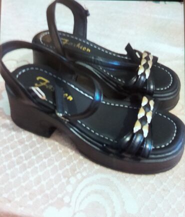 Charles&Keith, Ölçü: 36, rəng - Qara, Yeni