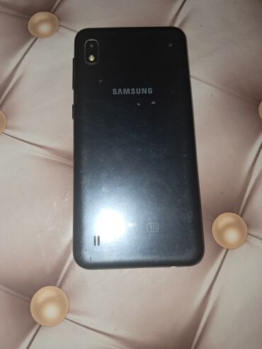 продаётся ноутбук запечатанный абсолютно новый привозной из америки: Samsung Galaxy A10, 64 ГБ, цвет - Черный, Кнопочный, Отпечаток пальца, Face ID