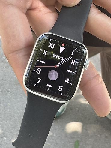 Акылдуу сааттар: Apple Watch SE (40 мм), алюминиевый корпус цвета серебристый, черный — 1