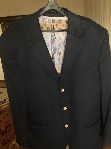 geyinilmiş paltarlar: Yun-Kaşmir bahalı tək pencək. Garderobe Paris. Özel sifarişdir 1300€