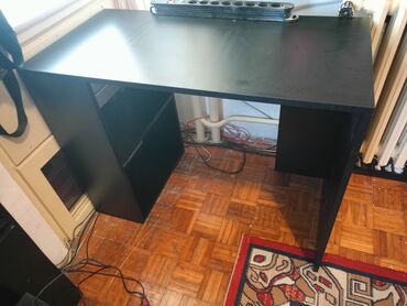 Stolovi: Radni Sto 24 📦 Cena: 8850din 🛠️ Materijal: Univer debljine 18mm u — 9